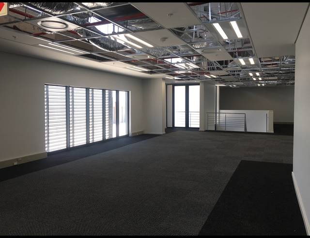 1,603M² WAREHOUSE TO LET IN MOUNT EDGECOMBE
